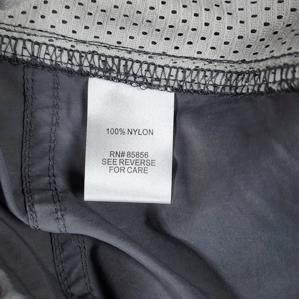 Gander Mountain Cargo Pants Mens L/30 Gray Convertible Zip Off Hiking Never Worn